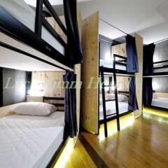 Luck-Yimm Hostel - Adults Only Бангкок комната для гостей фото 3