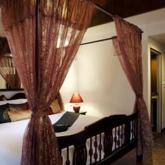 Tanawan Phuket Hotel сейф в номере