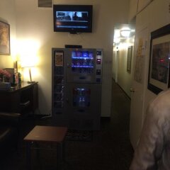 DC International Hostel 1 банкомат