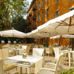 Отель Sheraton Diana Majestic, Milan бассейн