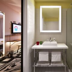 Отель Mama Shelter Belgrade Сербия, Белград - отзывы, цены и фото номеров - забронировать отель Mama Shelter Belgrade онлайн ванная