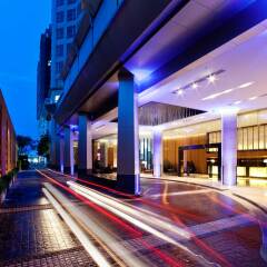 Отель Anantara Sathorn Бангкок вид на фасад