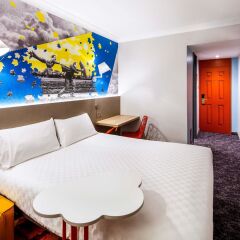 Отель ibis Styles Manchester Portland Hotel (Newly refurbished) Великобритания, Манчестер - отзывы, цены и фото номеров - забронировать отель ibis Styles Manchester Portland Hotel (Newly refurbished) онлайн комната для гостей