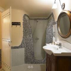 Отель Suites of the Gods Cave Spa ванная