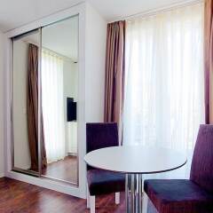 Апартаменты Suite Apartments By Livingdowntown Цюрих комната для гостей фото 5