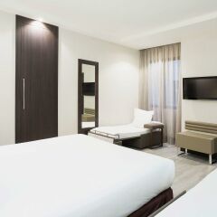 Отель Novotel Madrid Center Испания, Мадрид - 1 отзыв об отеле, цены и фото номеров - забронировать отель Novotel Madrid Center онлайн комната для гостей фото 2