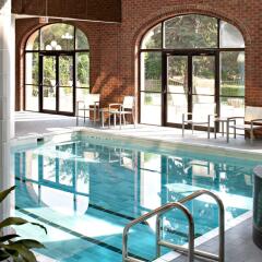 Отель Delta Hotels by Marriott Bessborough бассейн фото 2