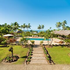 Отель Waidroka Bay Resort бассейн фото 2
