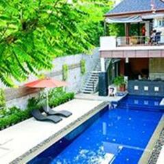 Отель Surintra Boutique Resort Пхукет бассейн