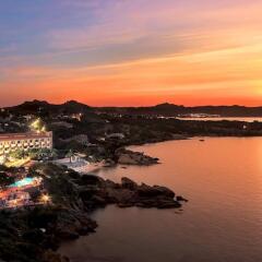 Отель Grand Hotel Smeraldo Beach Италия, Байя-Сардиния - 1 отзыв об отеле, цены и фото номеров - забронировать отель Grand Hotel Smeraldo Beach онлайн приотельная территория