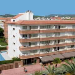 Отель Eldorado Apartamentos Turisticos Испания, Льорет-де-Мар - отзывы, цены и фото номеров - забронировать отель Eldorado Apartamentos Turisticos онлайн пляж
