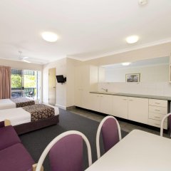Отель Benson Court Motel Австралия, Брисбен - отзывы, цены и фото номеров - забронировать отель Benson Court Motel онлайн комната для гостей фото 2