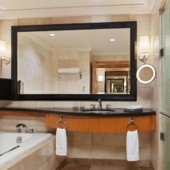 Отель Sheraton Manila Bay Филиппины, Манила - отзывы, цены и фото номеров - забронировать отель Sheraton Manila Bay онлайн ванная фото 2