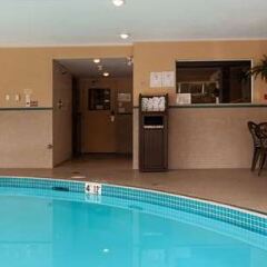 Отель Best Western Maple Ridge Hotel Канада, Мэйпл-Ридж - отзывы, цены и фото номеров - забронировать отель Best Western Maple Ridge Hotel онлайн бассейн фото 2
