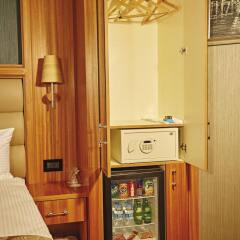 Ikbal Deluxe Hotel Istanbul сейф в номере