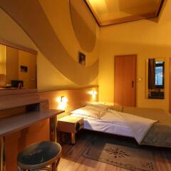 Отель Jordan Guest Rooms Краков сейф в номере
