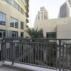 Отель Maison Privee - The Lofts балкон