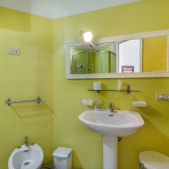Отель Hibiscus Hotel Residence Италия, Синискола - отзывы, цены и фото номеров - забронировать отель Hibiscus Hotel Residence онлайн ванная фото 2