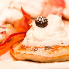 Отель Haddon House Bed & Breakfast Канада, Бурнаби - отзывы, цены и фото номеров - забронировать отель Haddon House Bed & Breakfast онлайн питание