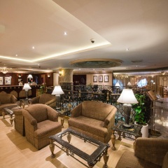 Landmark Plaza Hotel интерьер отеля