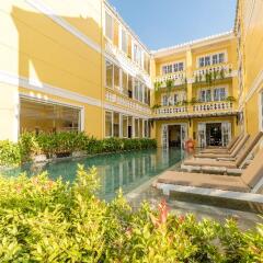 Отель Waterfront Hoi An Resort бассейн