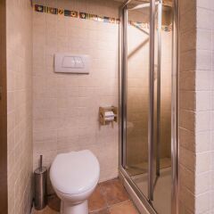 Отель A Few Steps to The Duomo Perfect 1BD Apt Италия, Флоренция - отзывы, цены и фото номеров - забронировать отель A Few Steps to The Duomo Perfect 1BD Apt онлайн ванная фото 2