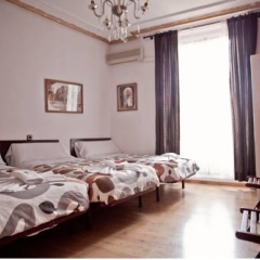 Отель Hostal A Nuestra Senora De La Paloma Мадрид сейф в номере