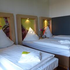 H+ Hotel 4 Youth Berlin Mitte комната для гостей