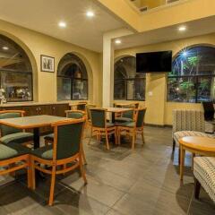 Отель Baymont by Wyndham Milpitas/San Jose гостиничный бар