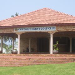 Отель Coconut Grove Beach Resort развлечения