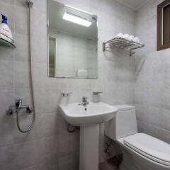 Отель K-guesthouse Sinchon 2 ванная фото 2