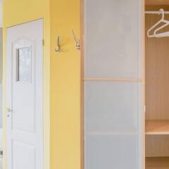 Midtown Hostel сейф в номере
