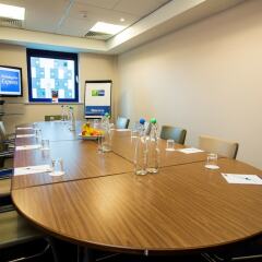 Отель Holiday Inn Express London Stratford