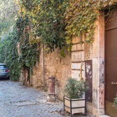 Отель Rental In Rome Riari Garden Luxury парковка