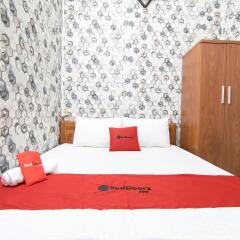 Отель RedDoorz near Tan Son Nhat Airport 3 комната для гостей фото 2