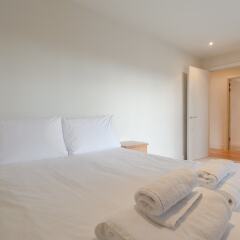 Апартаменты Charming 2 Bedroom Apartment Next to Maltby Market комната для гостей фото 4