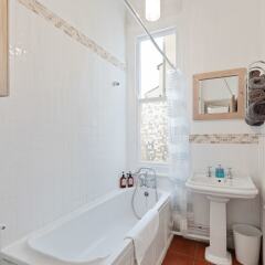 Апартаменты Sunny Regency Apartment Брайтон ванная