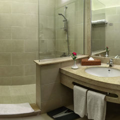 Отель Jaz Makadi Oasis Club Египет, Макади-Бэй - отзывы, цены и фото номеров - забронировать отель Jaz Makadi Oasis Club онлайн ванная