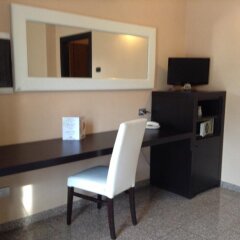 Отель Euro House Rome Airport Италия, Фьюмичино - 1 отзыв об отеле, цены и фото номеров - забронировать отель Euro House Rome Airport онлайн удобства в номере