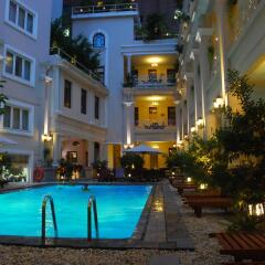 Отель Grand Hotel Saigon Вьетнам, Хошимин - отзывы, цены и фото номеров - забронировать отель Grand Hotel Saigon онлайн бассейн фото 3
