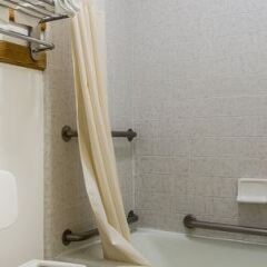 Отель Quality Inn & Suites Гилрой ванная фото 2