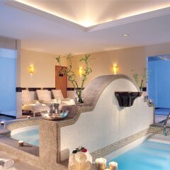 Отель Marquis Sky Suites Мехико бассейн