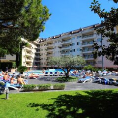 Aqua Hotel Montagut Suites парковка