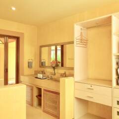 Отель ChiCChiLL @ Eravana, eco-chic pool-villa, Pattaya сейф в номере