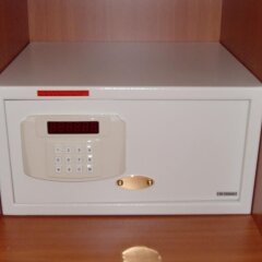 Star Inn Hotel Frankfurt Centrum, by Comfort сейф в номере