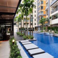 Отель Locals Sathorn Siamese Nang Linchee Бангкок бассейн фото 2