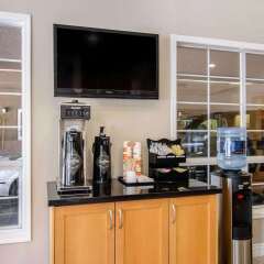 Отель Quality Inn Downtown Inner Harbour Канада, Виктория - отзывы, цены и фото номеров - забронировать отель Quality Inn Downtown Inner Harbour онлайн питание