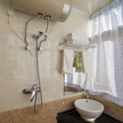 Отель Hongye Hotel Xi'an Xianyang Airport Китай, Сяньян - отзывы, цены и фото номеров - забронировать отель Hongye Hotel Xi'an Xianyang Airport онлайн ванная фото 2