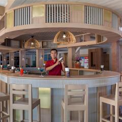 Отель Best Western Premier Bangtao Beach Resort And Spa Пхукет гостиничный бар