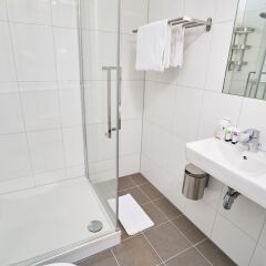 Отель Amrâth Apart-Hotel Schiphol-Badhoevedorp Нидерланды, Бадхевердорп - отзывы, цены и фото номеров - забронировать отель Amrâth Apart-Hotel Schiphol-Badhoevedorp онлайн ванная